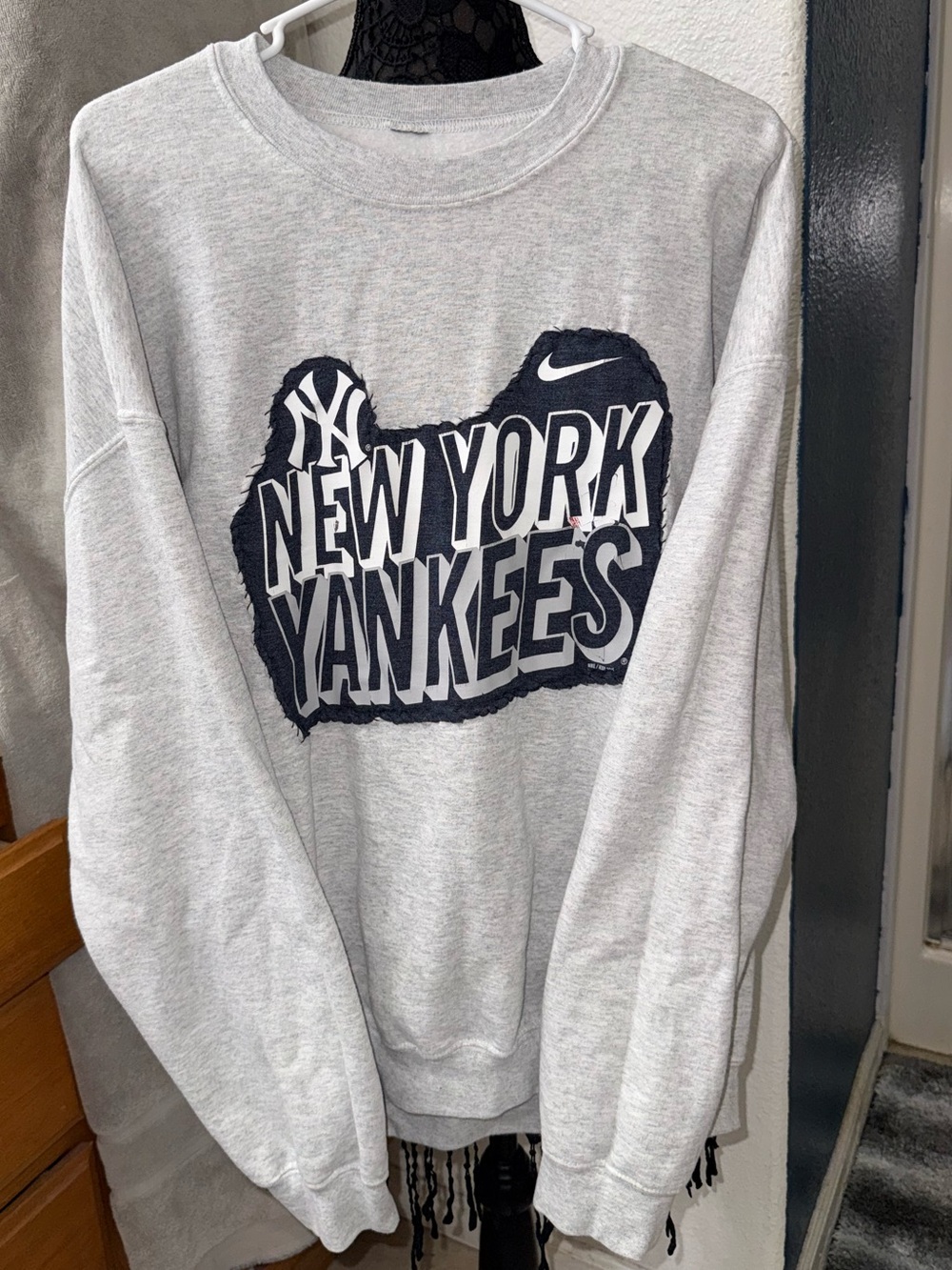 Hand-sewn patched Nike Gray NY Yankees Crewneck Sweatshirt XXL